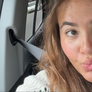 Meet your Posher, Rebecca